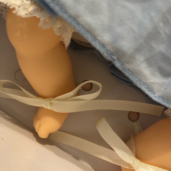 Blue Heaven Madame Alexander Huggums Doll - Picture 6 of 8